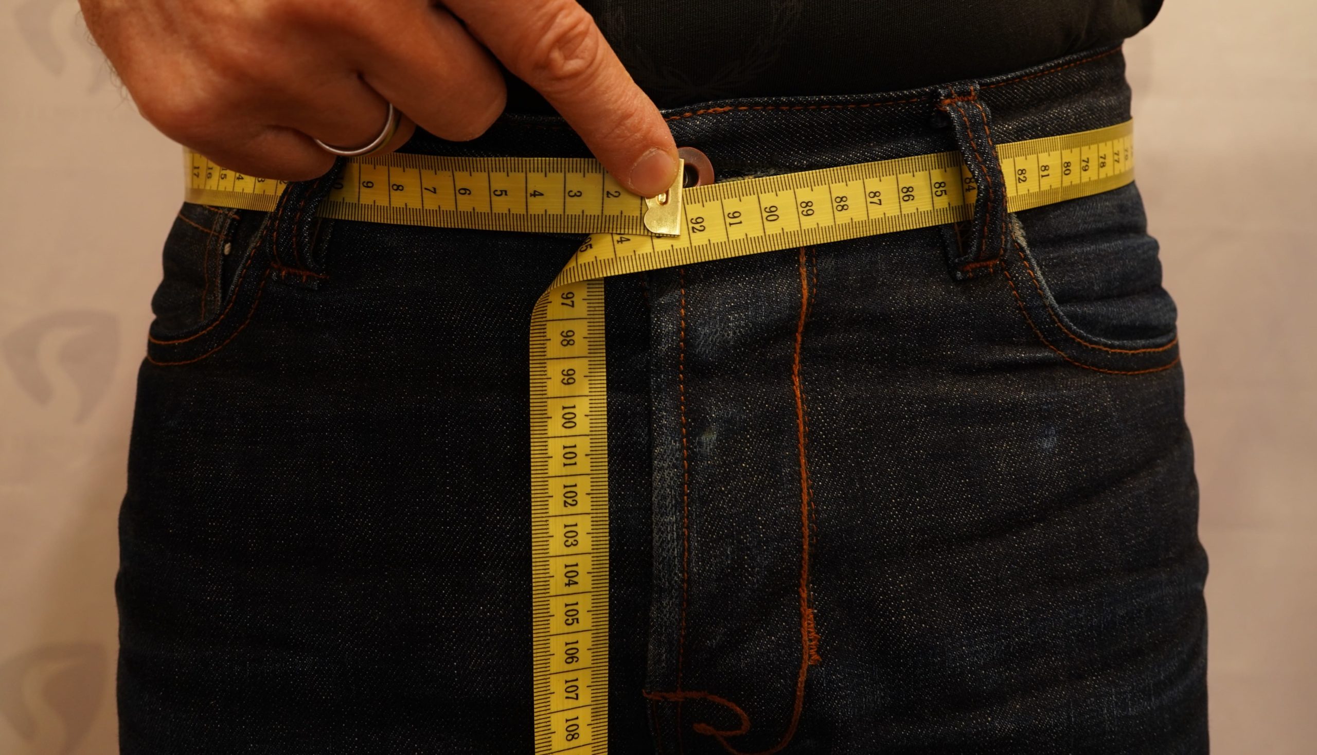 Gürtellänge selber messen mit eigener Hose