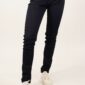 WOMENS SLIM JEANS - DARK BLUE ONE WASH Frontal mit Händen in den Taschen