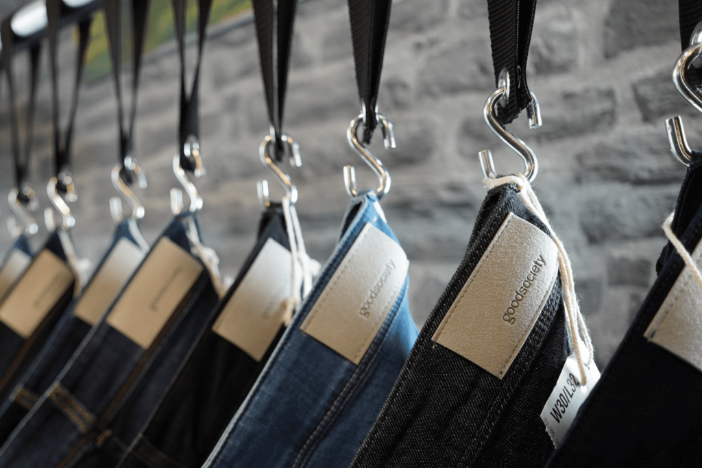 goodsociety Damen-Jeans - aufgehängt bei byteMyStork