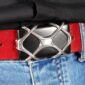 bMS Schatztruhe 4cm Ledergürtel ROUGE - an heller Jeans und schwarzem Hemd (Ausschnitt)