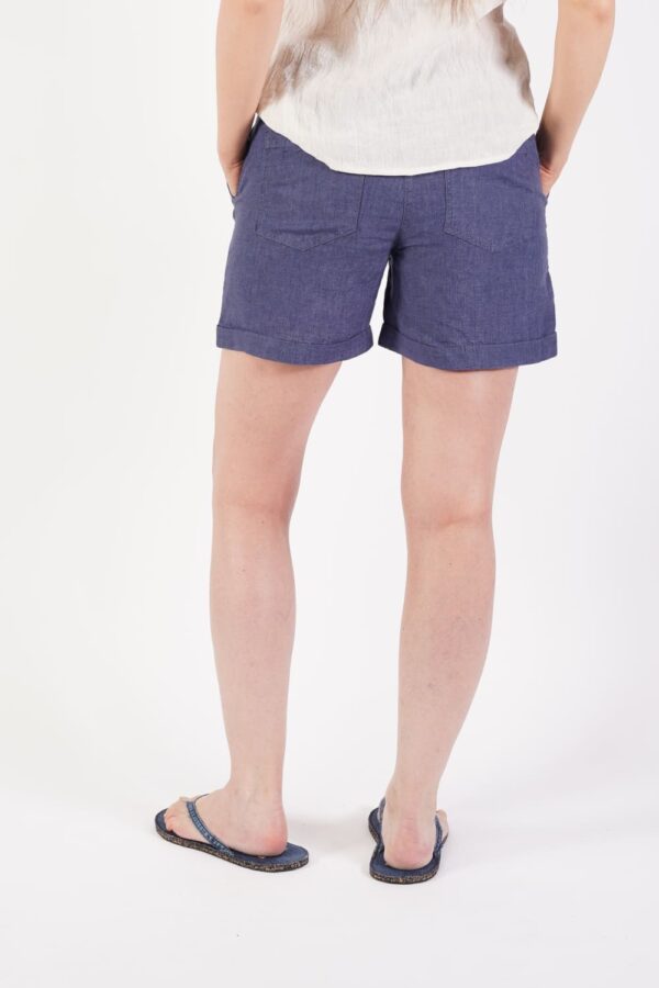 BLOOMERS Paula Leinen-Shorts Blau hinten BLOOMERS Paula Leinen-Shorts Blau hinten