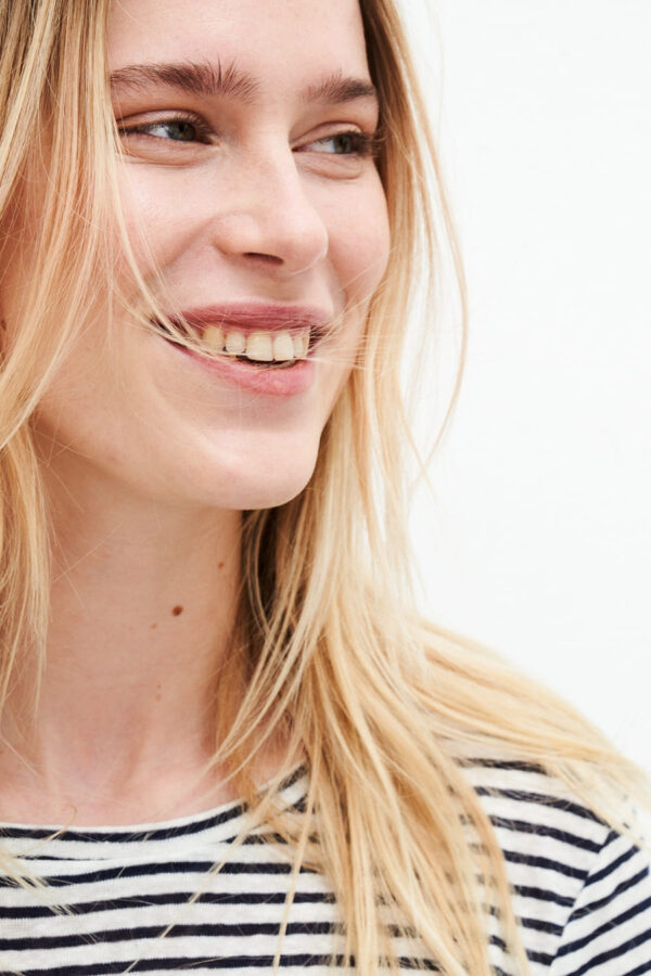 Kuyichi Olivia Striped T-Shirt offwhite dark navy Gesicht Kuyichi Olivia Striped T-Shirt offwhite dark navy Gesicht