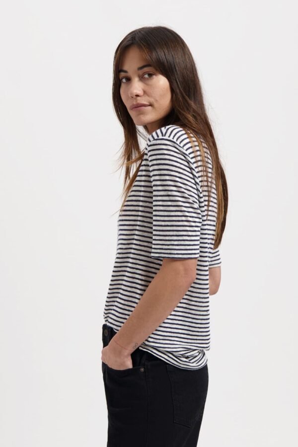 Kuyichi Olivia Striped T-Shirt offwhite dark navy linke Seite Kuyichi Olivia Striped T-Shirt offwhite dark navy linke Seite