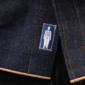 Schmales Blaumann Jeanshemd Selvedge-Kante Orange vorne-unten Detail