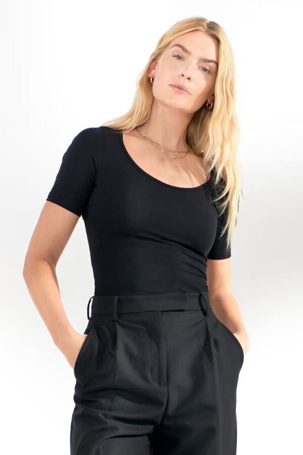 Bread & Boxers T-Shirt Scoop Neck Black frontal Bread & Boxers T-Shirt Scoop Neck Black frontal