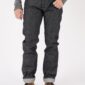 Tellason Ladbroke Grove frontal mit linker Hand an der Tasche