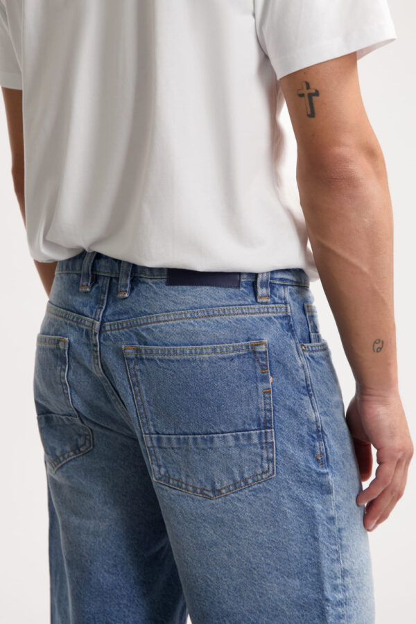 Kuyichi Scott Short Frost Blue schräg vorne (Detail) Kuyichi Scott Short Frost Blue schräg vorne (Detail)