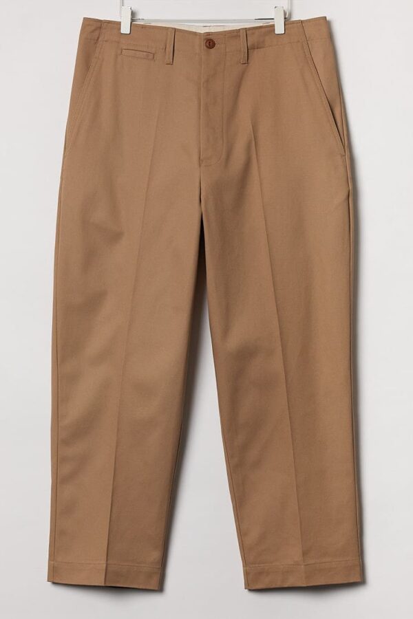 Merz b. Schwanen Chino 01.16 Khaki frontal (freigestellt) Merz b. Schwanen Chino 01.16 Khaki frontal (freigestellt)