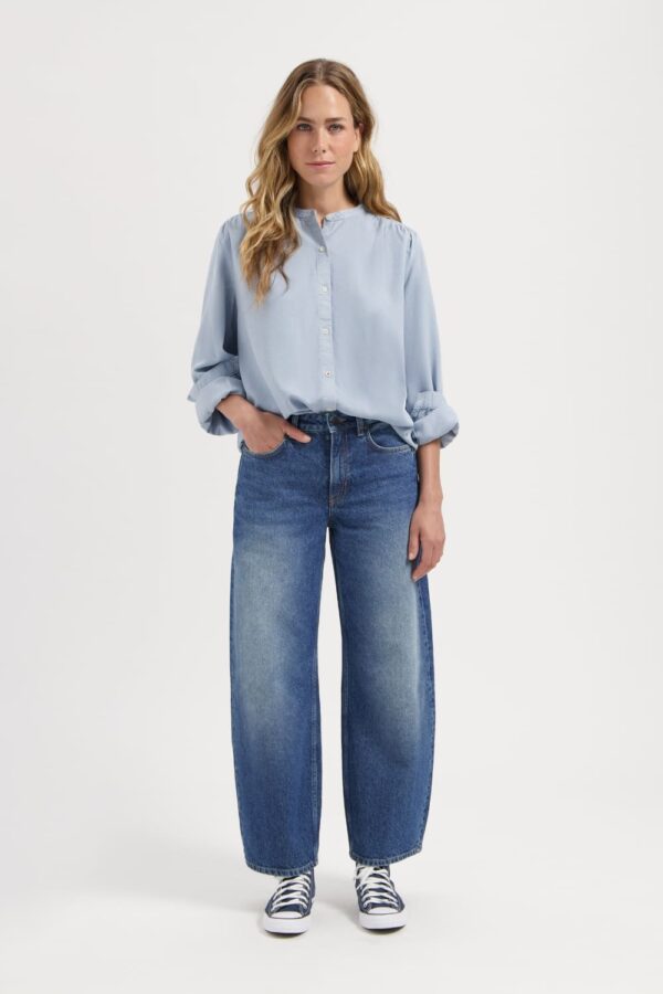 Kuyichi Evi Tencel Blouse Cloud Blue frontal (komplett) Kuyichi Evi Tencel Blouse Cloud Blue frontal (komplett)