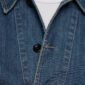 Merz b Schwanen Cropped Workers Denim Jacket indigi mid blue Detail Knopfleiste