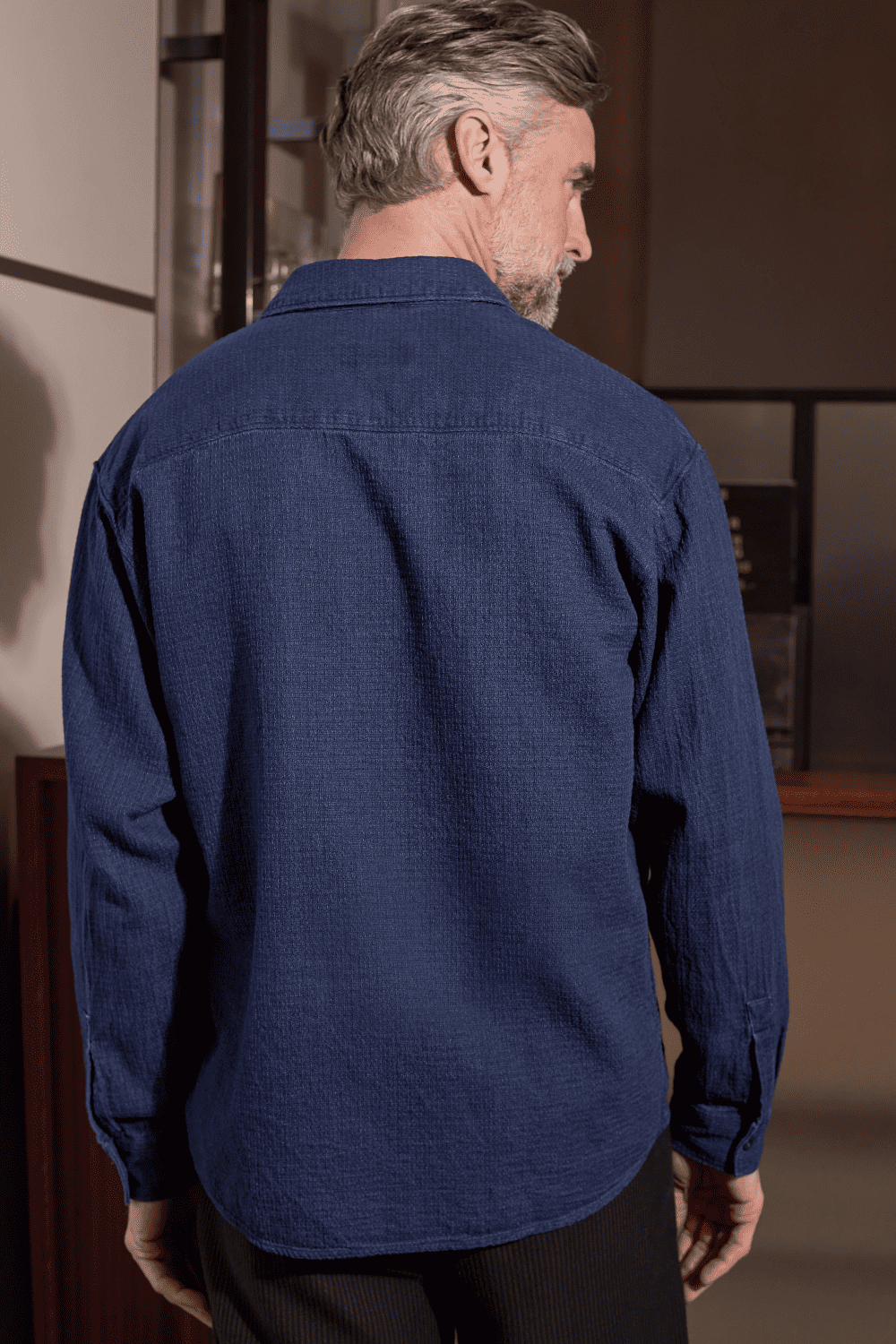 About Companions DARIO structured indigo mid blue Hinten